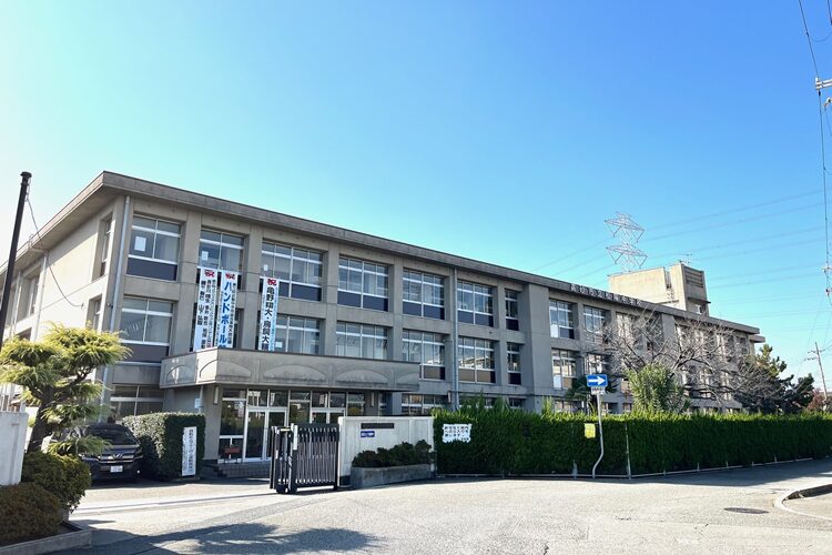 高砂市立松陽中学校まで徒歩約10分